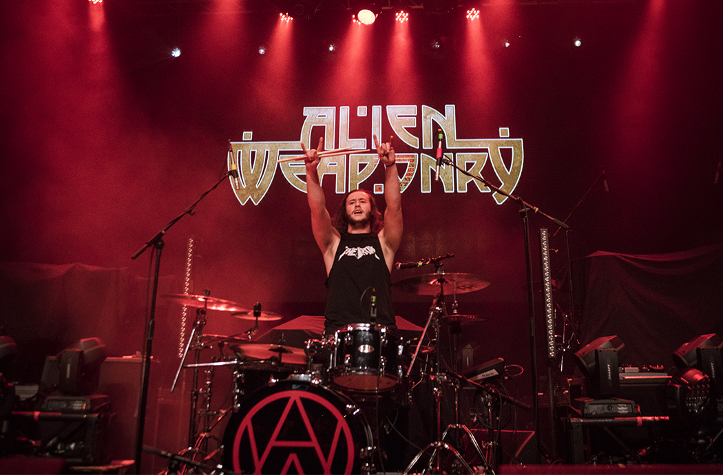 Alien Weaponry